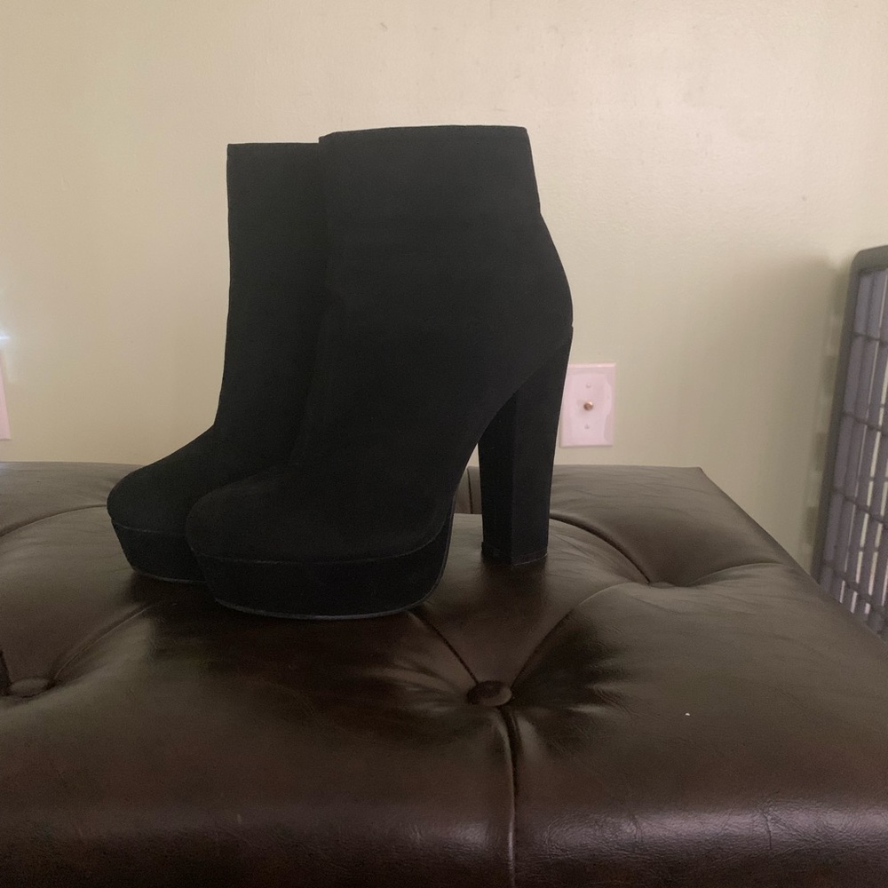 Sz8 Platform Ankle Boot